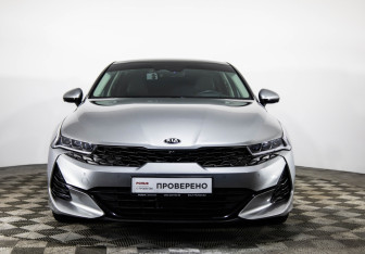 Подержанный автомобиль Kia K5 2020 года (2 фото)