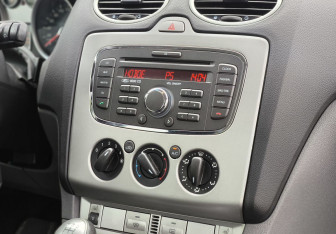 Подержанный автомобиль Ford Focus Sedan 2010 года (16 фото)