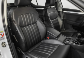 Подержанный автомобиль Skoda Superb Liftback 2018 года (22 фото)