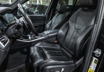 Подержанный автомобиль BMW X5 2022 года (17 фото)