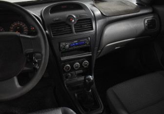 Подержанный автомобиль Nissan Almera Classic 2010 года (15 фото)
