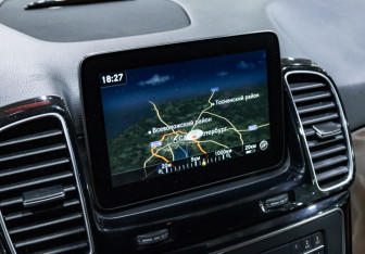 Подержанный автомобиль Mercedes-Benz GLE 2016 года (17 фото)
