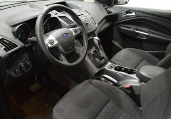 Подержанный автомобиль Ford Kuga 2014 года (10 фото)