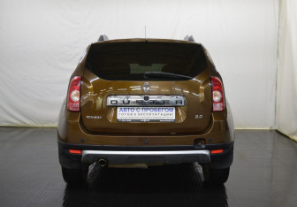 Подержанный автомобиль Renault Duster 2013 года (6 фото)