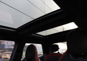 Подержанный автомобиль MINI Hatch 2016 года (19 фото)