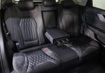 Подержанный автомобиль Hongqi HS5 2024 года (28 фото)