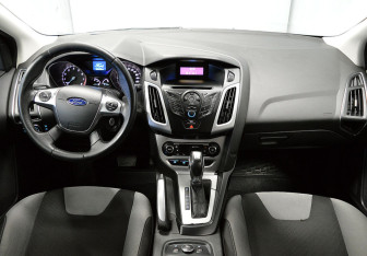 Подержанный автомобиль Ford Focus Hatchback 2012 года (5 фото)