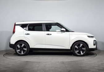 Подержанный автомобиль Kia Soul 2021 года (4 фото)