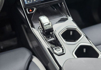Подержанный автомобиль Geely Atlas 2024 года (18 фото)