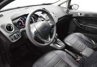 Подержанный автомобиль Ford Fiesta Hatchback 2016 года (10 фото)