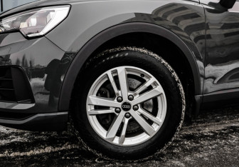 Подержанный автомобиль Audi Q3 2020 года (3 фото)