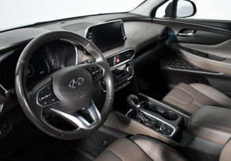 Подержанный автомобиль Hyundai Santa Fe 2019 года (8 фото)