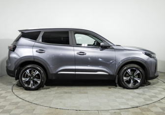 Подержанный автомобиль Chery Tiggo 4 2025 года (4 фото)