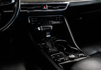 Подержанный автомобиль Kia K5 2021 года (13 фото)