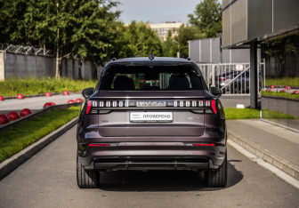 Подержанный автомобиль Lynk&Co 09 2023 года (7 фото)