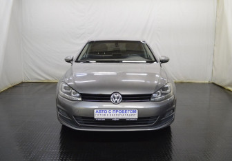 Подержанный автомобиль Volkswagen Golf Hatchback 2013 года (2 фото)