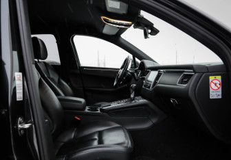 Подержанный автомобиль Porsche Macan 2016 года (32 фото)