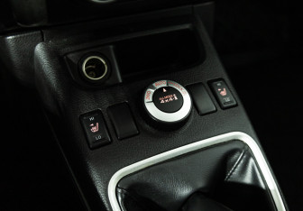 Подержанный автомобиль Nissan X-Trail 2013 года (17 фото)