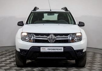 Подержанный автомобиль Renault Duster 2016 года (2 фото)