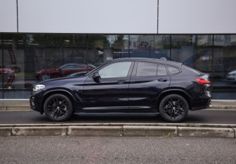 Подержанный автомобиль BMW X4 2019 года (9 фото)