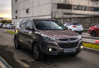 Подержанный автомобиль Hyundai ix35 2014 года (5 фото)