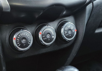 Подержанный автомобиль Mitsubishi ASX 2012 года (17 фото)