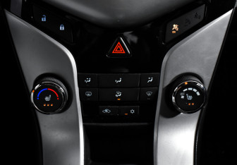 Подержанный автомобиль Chevrolet Cruze Sedan 2012 года (17 фото)