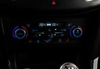 Подержанный автомобиль Ford Focus Sedan 2019 года (14 фото)