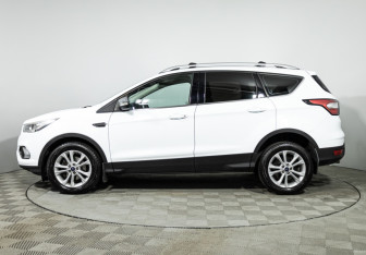 Подержанный автомобиль Ford Kuga 2018 года (8 фото)