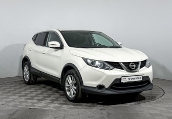 Подержанный автомобиль Nissan Qashqai 2017 года (3 фото)
