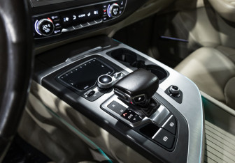 Подержанный автомобиль Audi Q7 2018 года (25 фото)