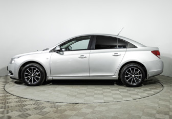 Подержанный автомобиль Chevrolet Cruze Sedan 2012 года (8 фото)
