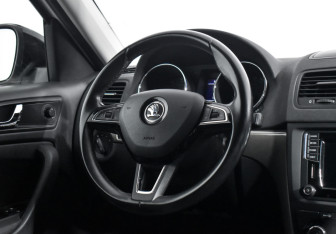 Подержанный автомобиль Skoda Yeti 2016 года (14 фото)