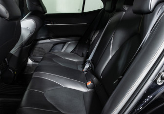 Подержанный автомобиль Toyota Camry Sedan 2019 года (10 фото)