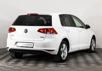 Подержанный автомобиль Volkswagen Golf Hatchback 2013 года (5 фото)