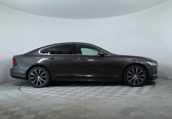 Подержанный автомобиль Volvo S90 2021 года (6 фото)