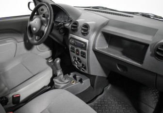 Подержанный автомобиль Renault Logan Sedan 2007 года (14 фото)