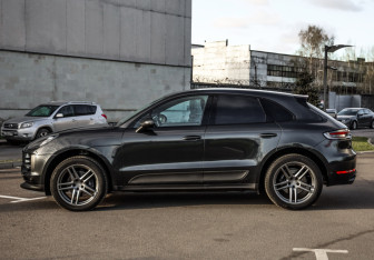 Подержанный автомобиль Porsche Macan 2020 года (8 фото)