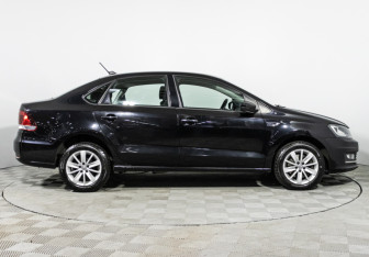 Подержанный автомобиль Volkswagen Polo Sedan 2017 года (4 фото)