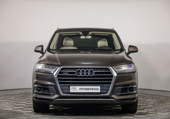 Подержанный автомобиль Audi Q7 2016 года (2 фото)