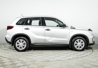 Подержанный автомобиль Suzuki Vitara 2020 года (4 фото)