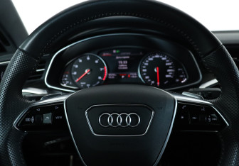 Подержанный автомобиль Audi A7 2019 года (21 фото)