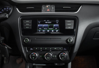 Подержанный автомобиль Skoda Octavia Liftback 2016 года (16 фото)