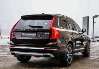 Подержанный автомобиль Volvo XC90 2019 года (7 фото)
