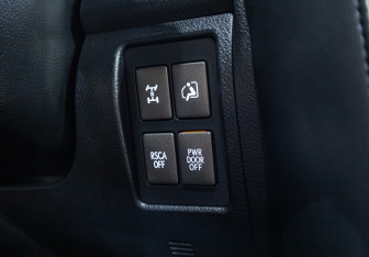 Подержанный автомобиль Lexus LX 2012 года (38 фото)