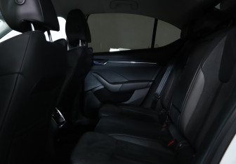 Подержанный автомобиль Skoda Octavia Liftback 2022 года (23 фото)