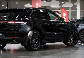 Подержанный автомобиль Porsche Macan 2020 года (9 фото)