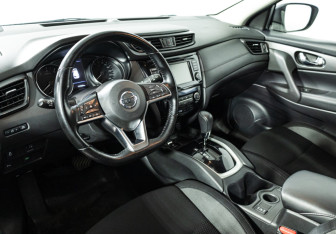 Подержанный автомобиль Nissan Qashqai 2020 года (11 фото)