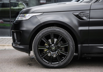Подержанный автомобиль Land Rover Range Rover Sport 2020 года (10 фото)
