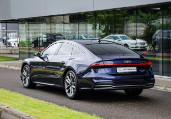 Подержанный автомобиль Audi A7 2019 года (8 фото)